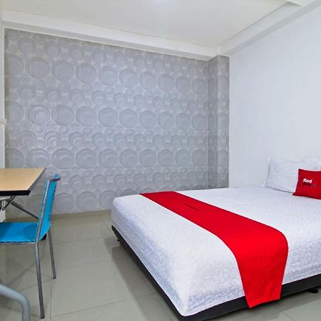 Reddoorz @ Pulomas Hotel จาการ์ตา ภายนอก รูปภาพ