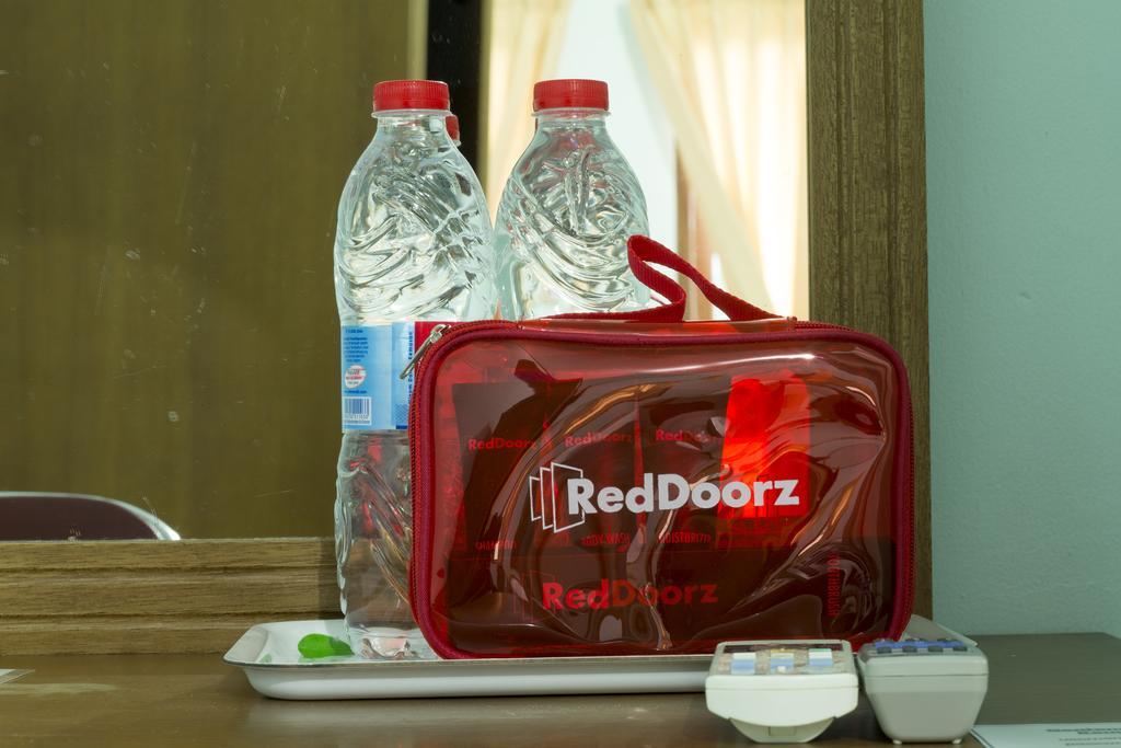 Reddoorz @ Pulomas Hotel จาการ์ตา ภายนอก รูปภาพ