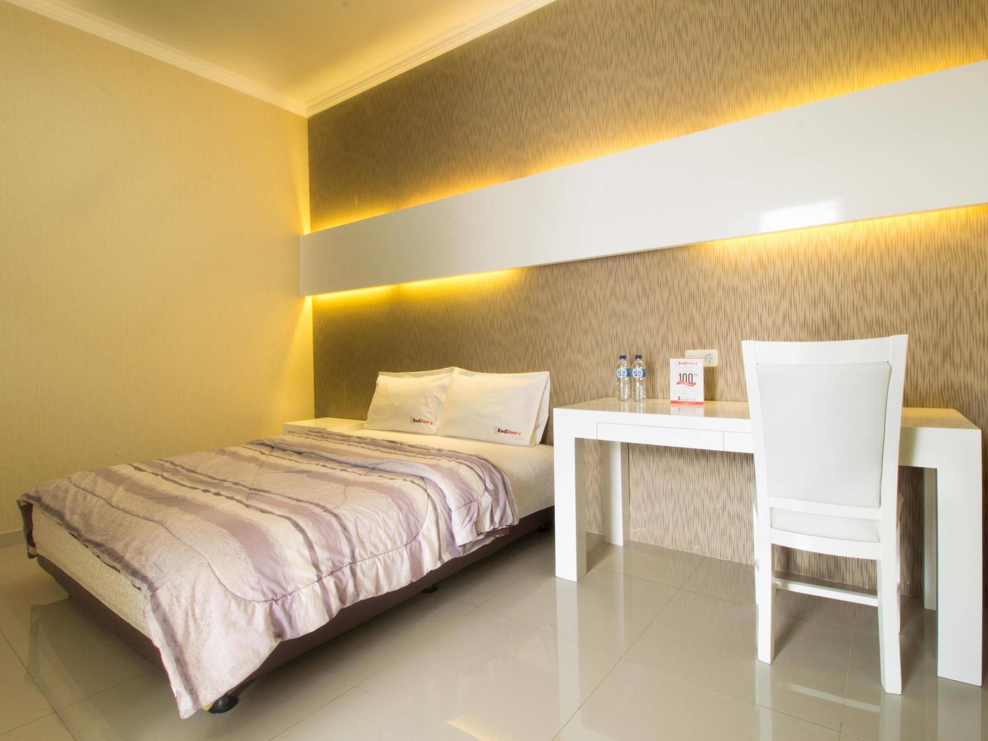 Reddoorz @ Pulomas Hotel จาการ์ตา ภายนอก รูปภาพ