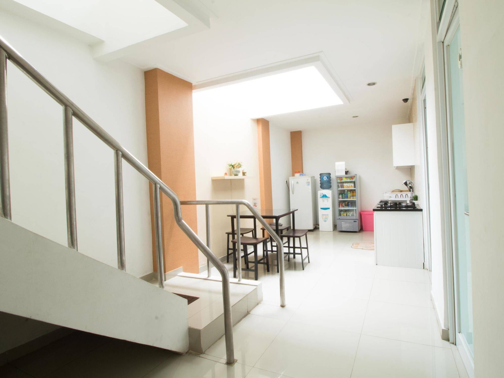 Reddoorz @ Pulomas Hotel จาการ์ตา ภายนอก รูปภาพ