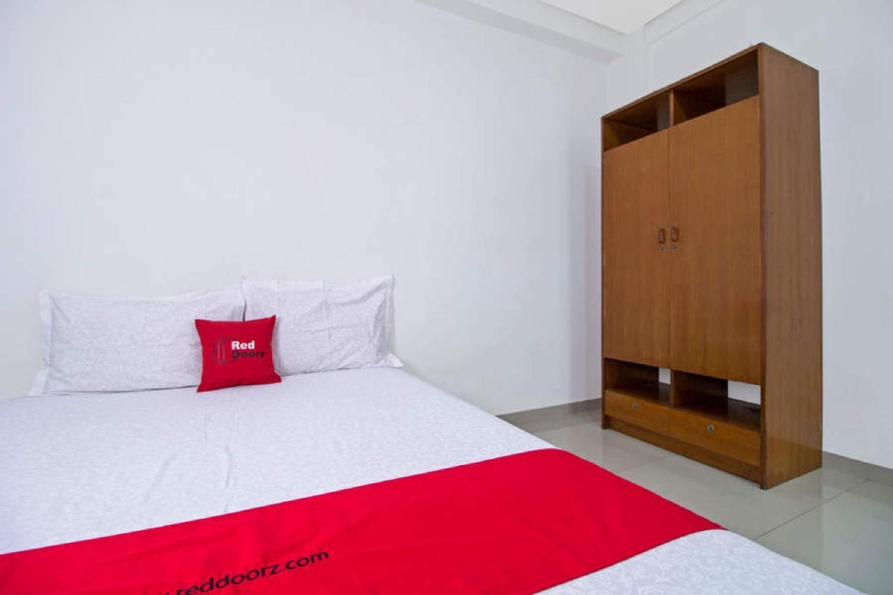 Reddoorz @ Pulomas Hotel จาการ์ตา ภายนอก รูปภาพ